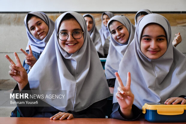 وضعیت ثبتنام در مدارس قم؛از گلایه والدین تا محدودیتهای آموزش و پرورش وضعیت ثبتنام در مدارس قم؛از گلایه والدین تا محدودیتهای آموزش و پرورش