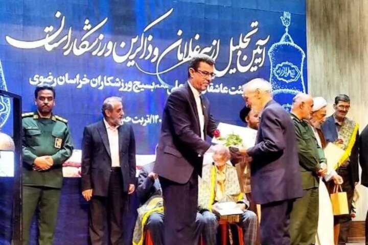 پیرغلامان ورزش پیشگامان ترویج فرهنگ پهلوانی در جامعه هستند
