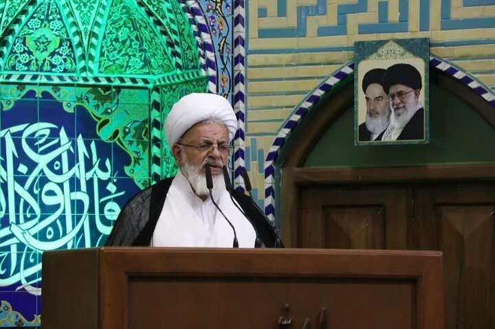 امام جمعه یزد: حمایت از نخبگان و تقویت تولید در اولویت باشد