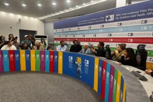 خمسه: کودکان و نوجوانان باید قهرمانان جامعه امروز باشند