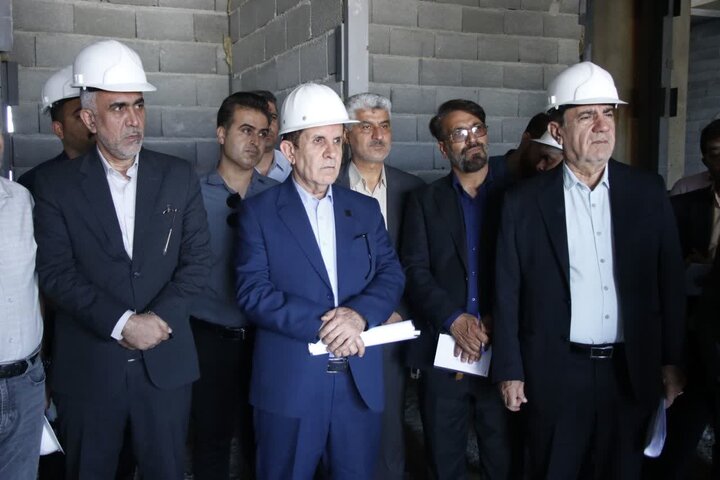 منابع دولتی برای تکمیل بیمارستان کازرون کافی نیست